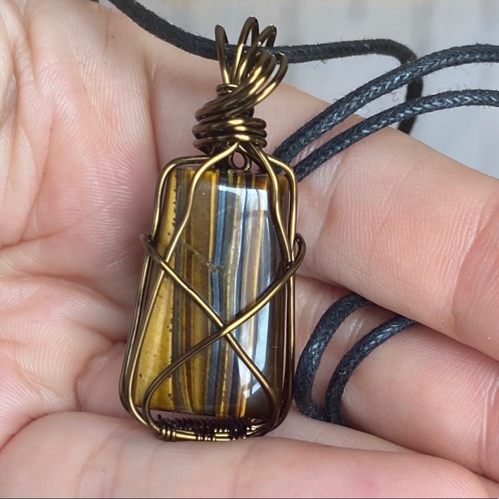 New Stunning Tiger Eye Brass Wrapped Necklace